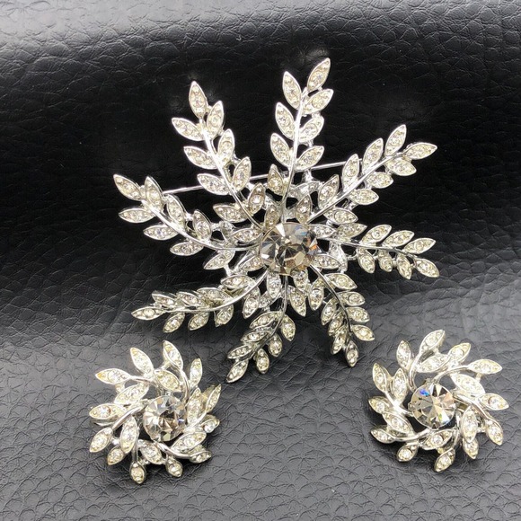 Sarah Coventry Jewelry - Vintage Sarah Coventry Brooch Earring Demi Parure Evening Snowflake Rhinestone